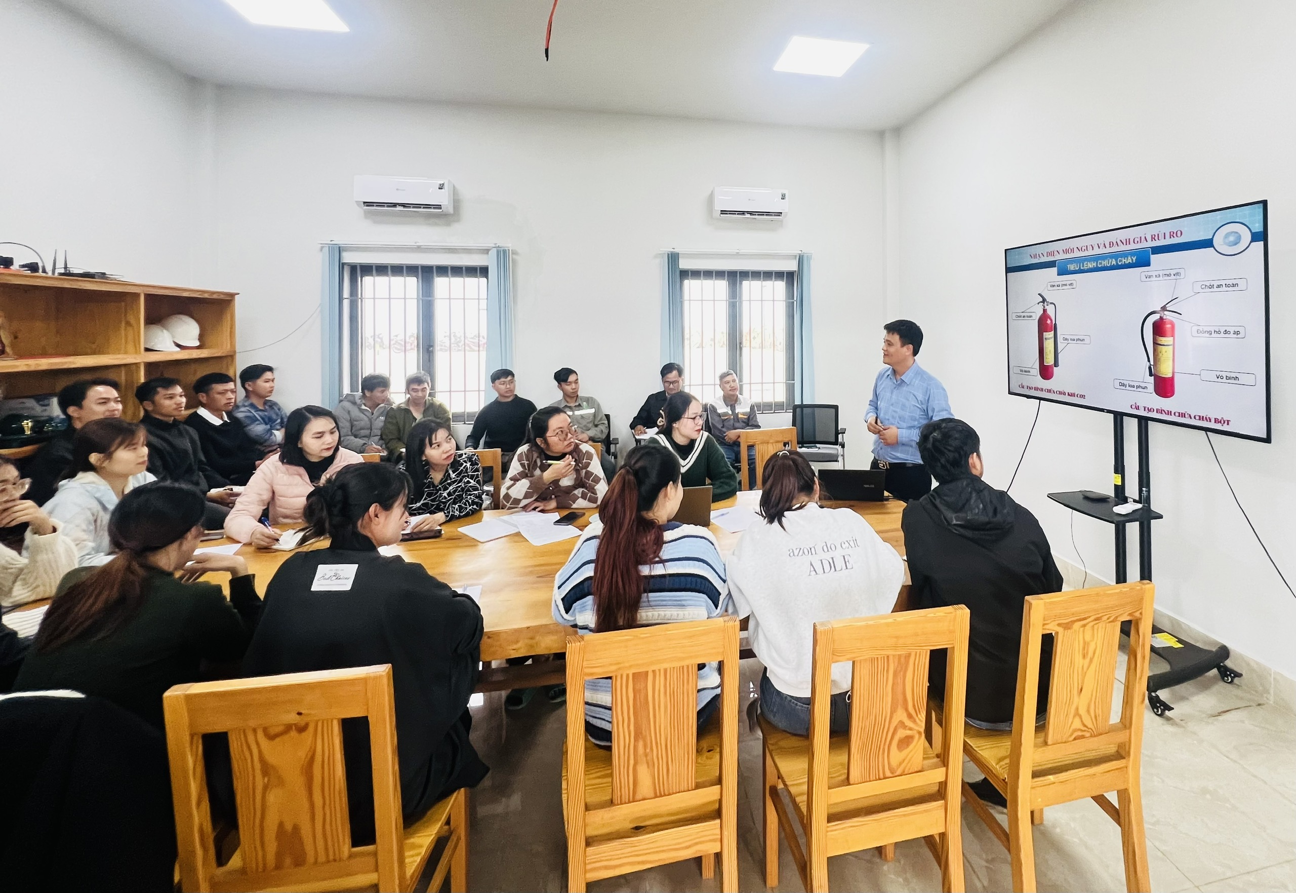 Phổ biến về an toàn vệ sinh lao động - an toàn hóa chất